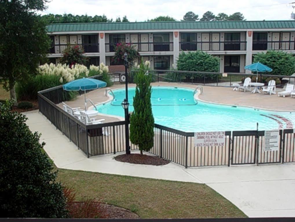 Mayfair Inn 윌리엄스톤 외부 사진